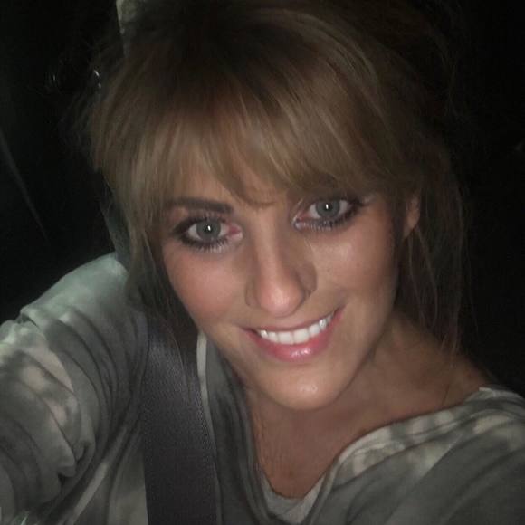 Meet your Posher, Juanelle - Picture 1 of 1